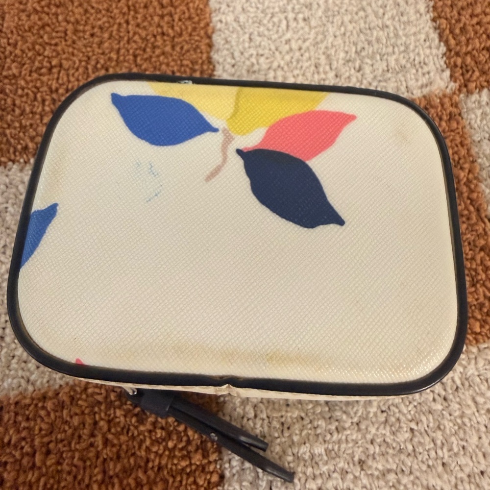 Kate Spade Lemon Zest Jewelry Holder - Picture 4 of 10